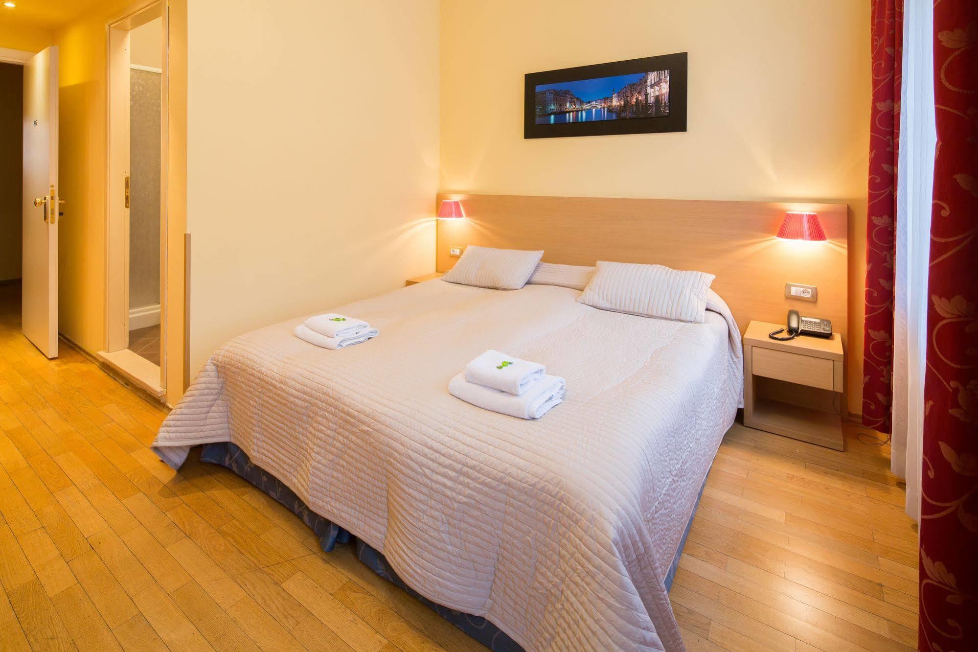 City Lounge Hotel Prag Eksteriør billede